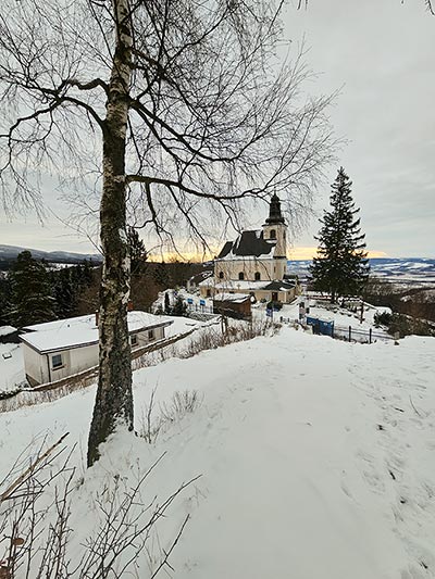 zimowy widok Sanktuarium na Górze Igliczna
