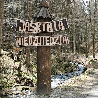 Jaskinia Niedźwiedzia w pobliżu miejscowości Kletno