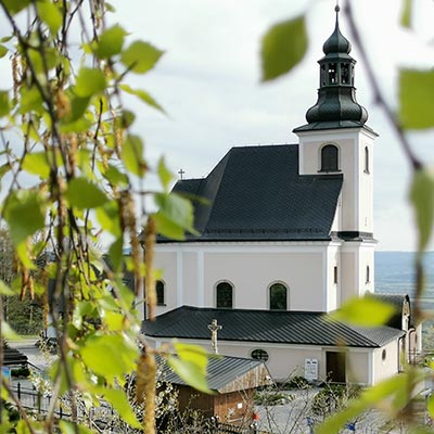 Sanktuarium Maria Śnieżna w odległości 25 km od naszej agroturystyki w Starym Gierałtowie